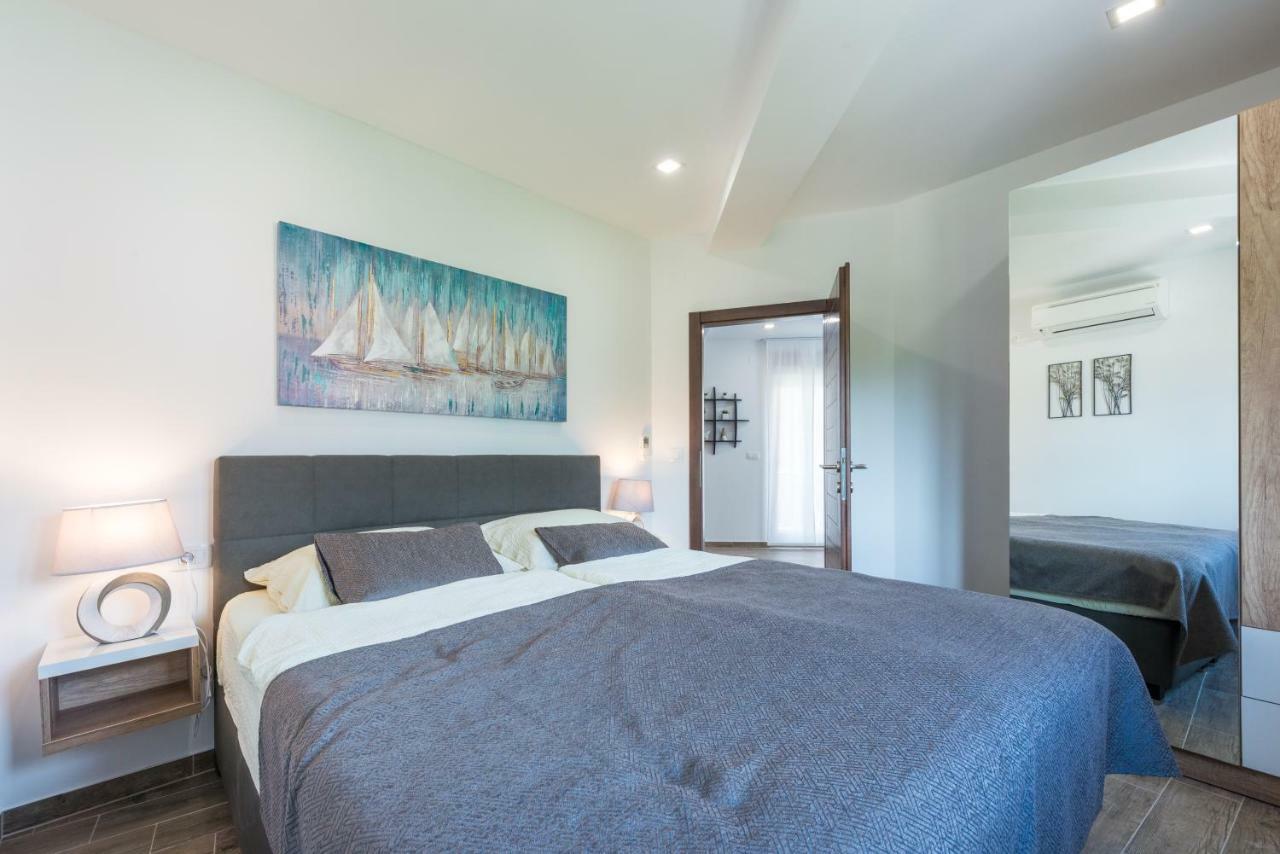 Apartments Villa Elena 3 ซัฟทัท ภายนอก รูปภาพ