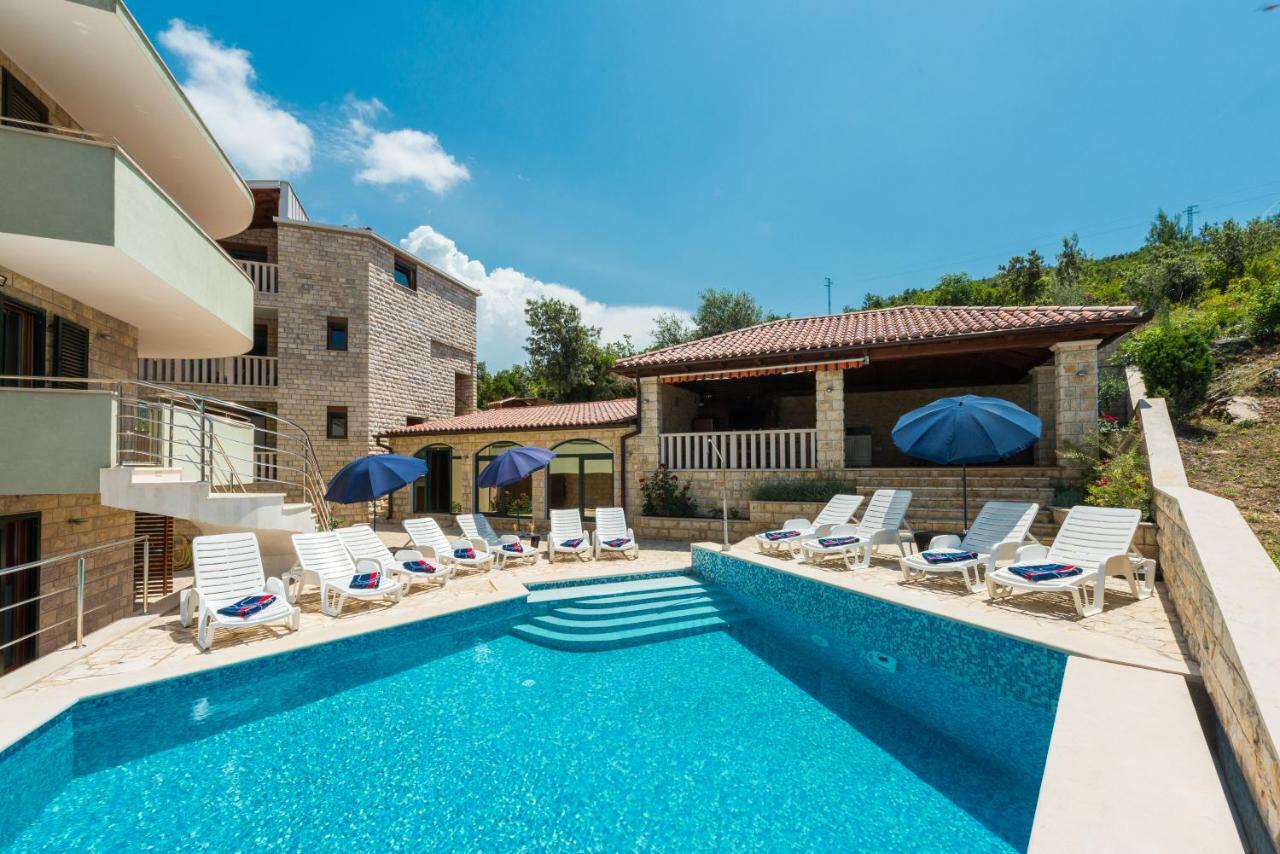 Apartments Villa Elena 3 ซัฟทัท ภายนอก รูปภาพ