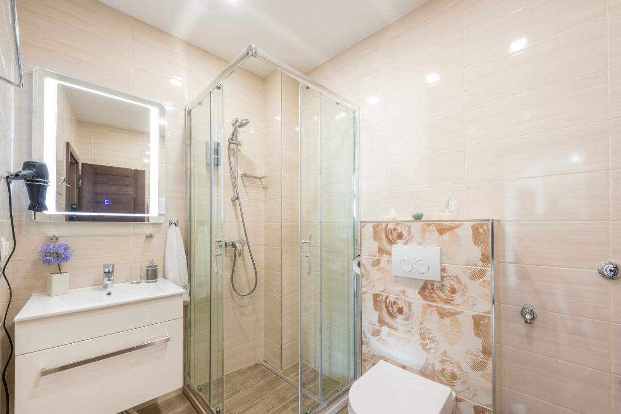 Apartments Villa Elena 3 ซัฟทัท ภายนอก รูปภาพ