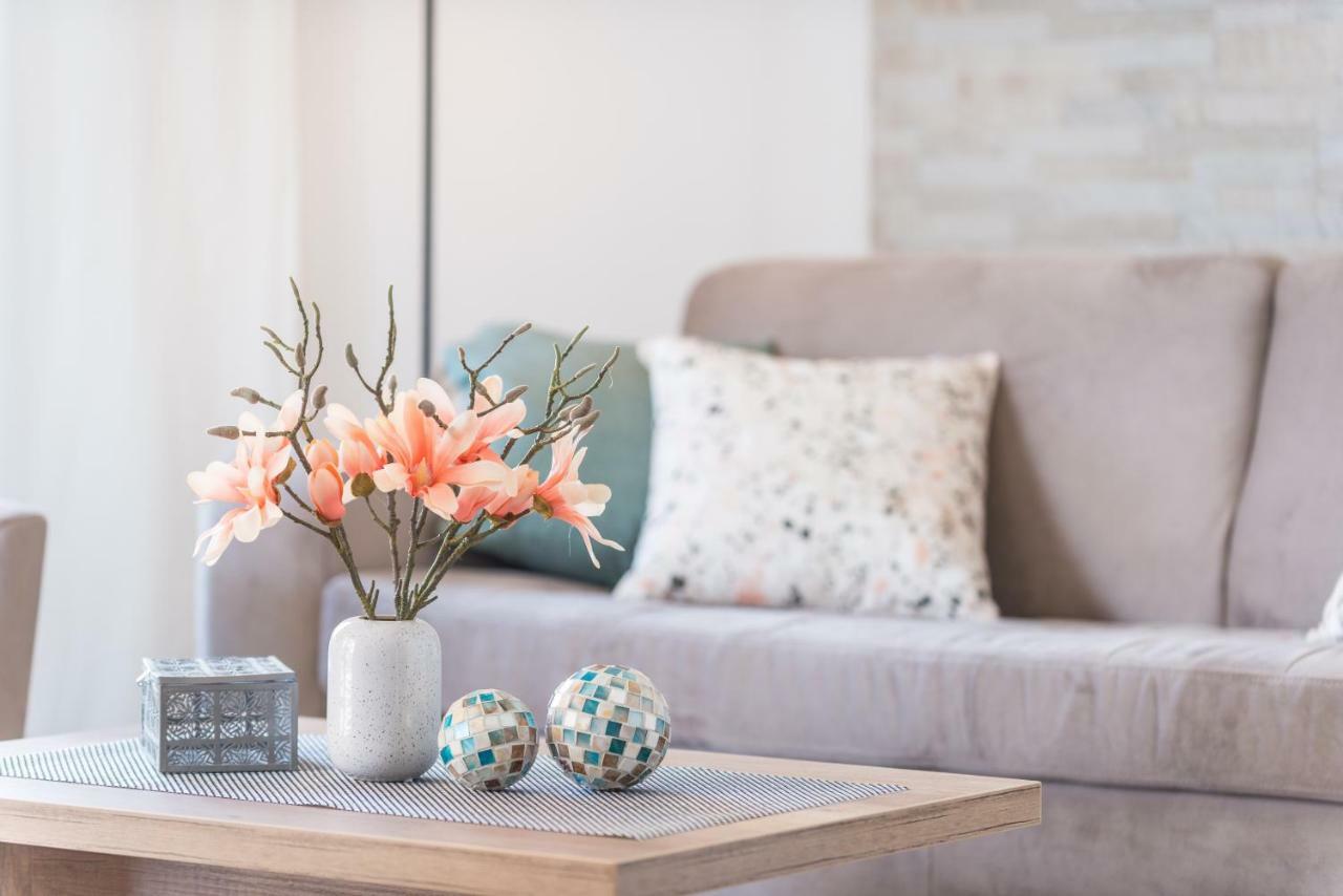 Apartments Villa Elena 3 ซัฟทัท ภายนอก รูปภาพ