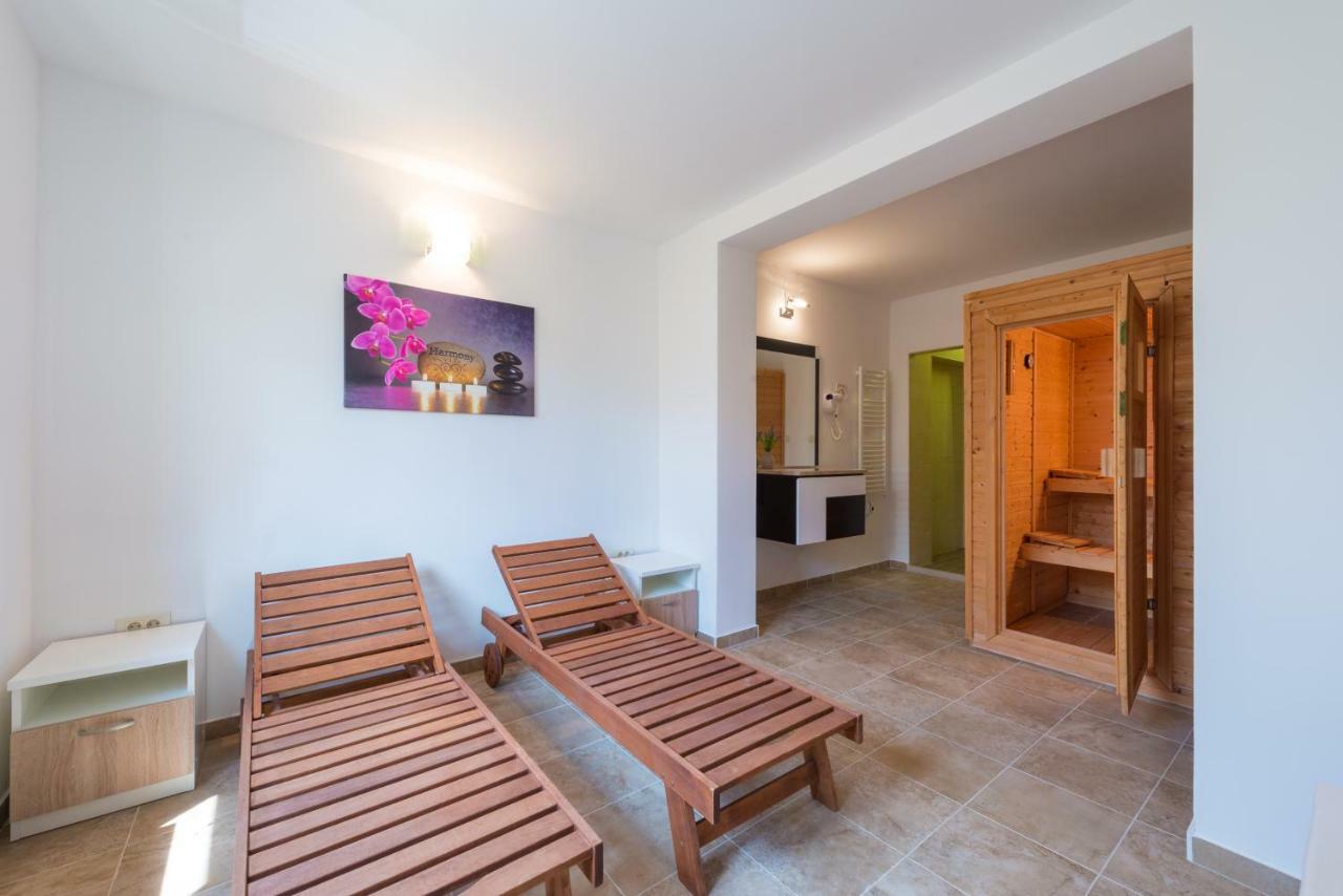 Apartments Villa Elena 3 ซัฟทัท ภายนอก รูปภาพ